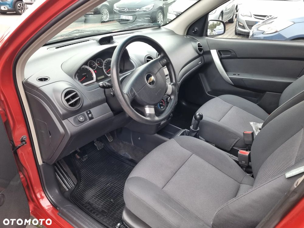 Chevrolet Aveo 1.2 16V Base - 10