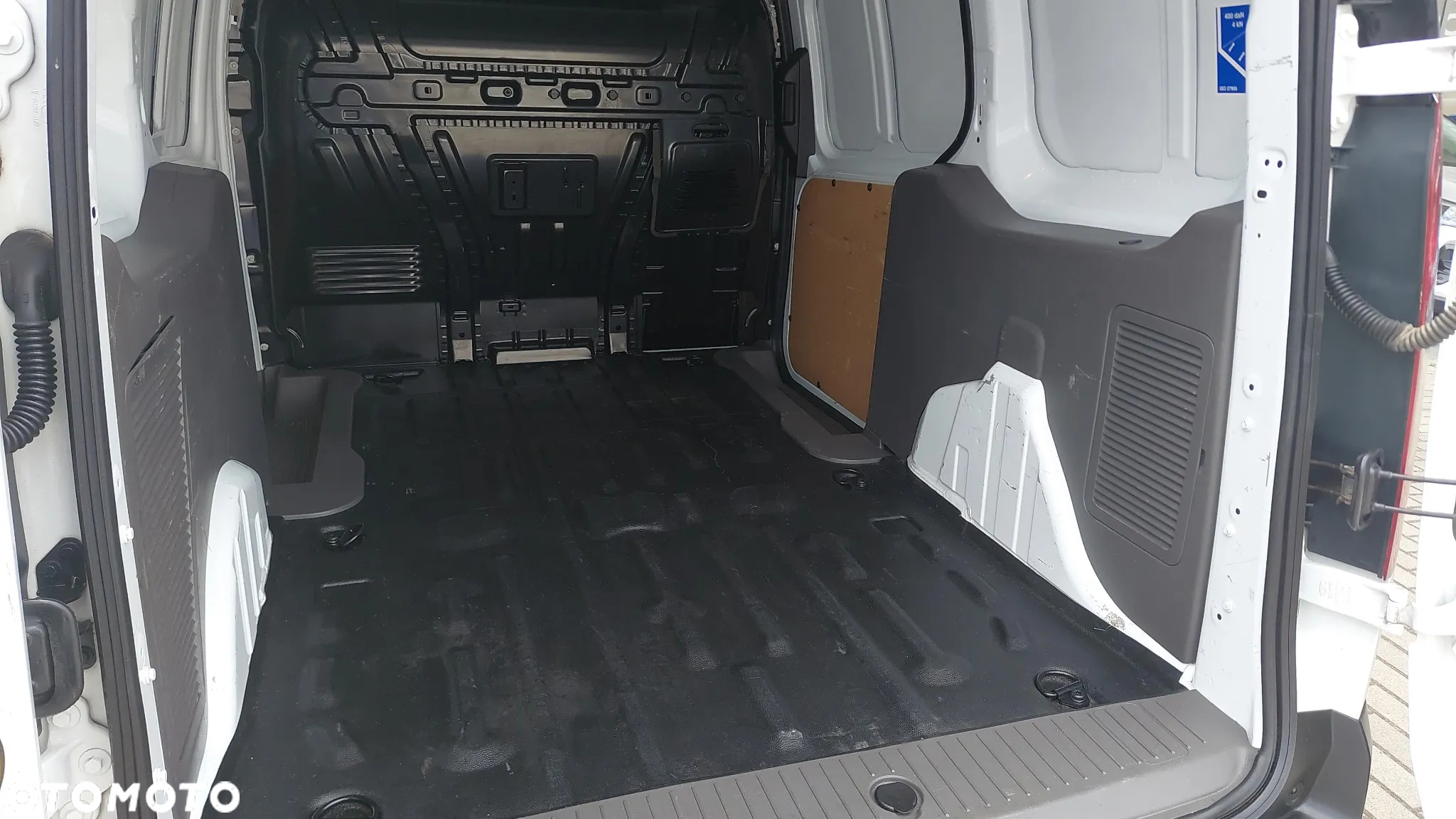 Ford CONNECT - 11