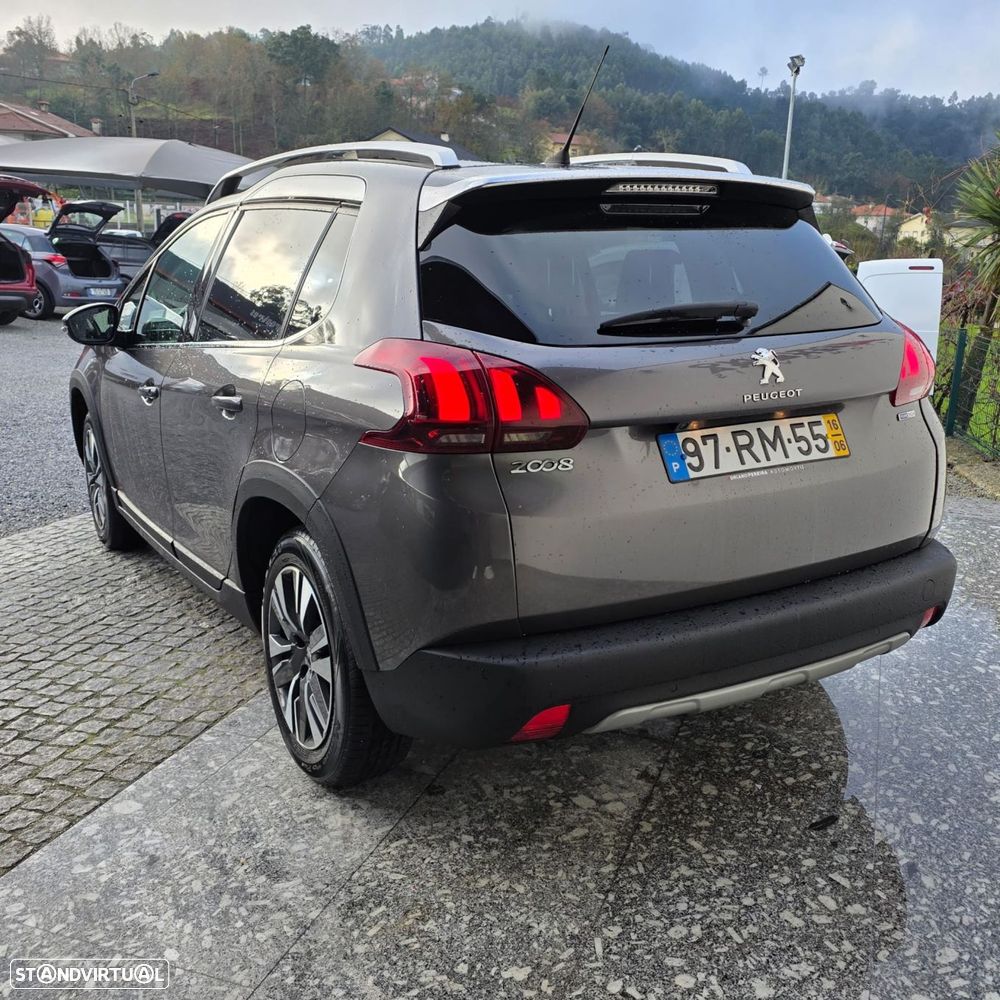 Peugeot 2008 1.2 PureTech Allure - 3