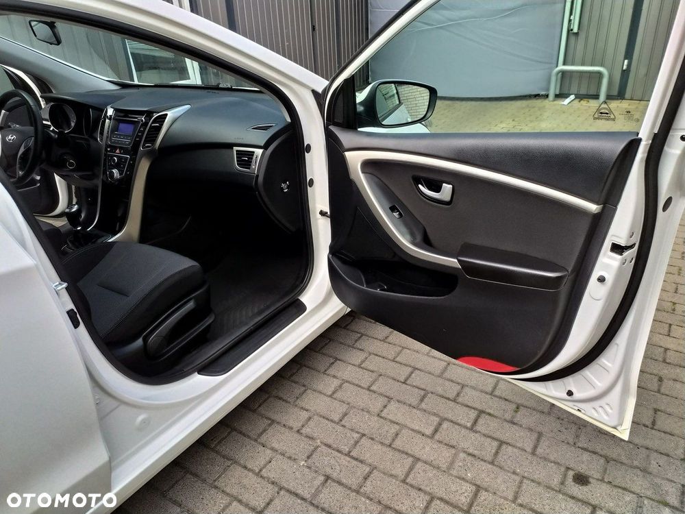 Hyundai i30 1.6 GDI BlueDrive Comfort - 23
