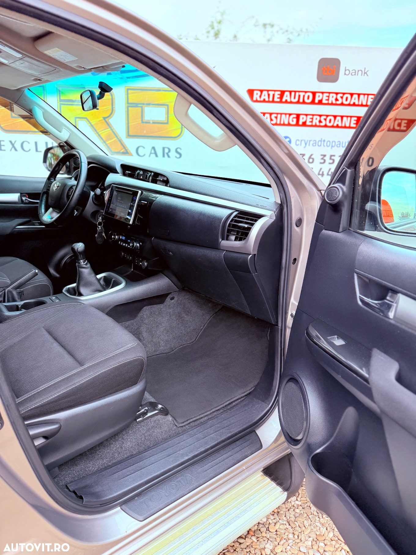 Toyota Hilux 2.4D 150CP 4x4 Double Cab 6MT Comfort - 17