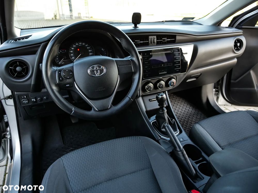 Toyota Corolla - 28