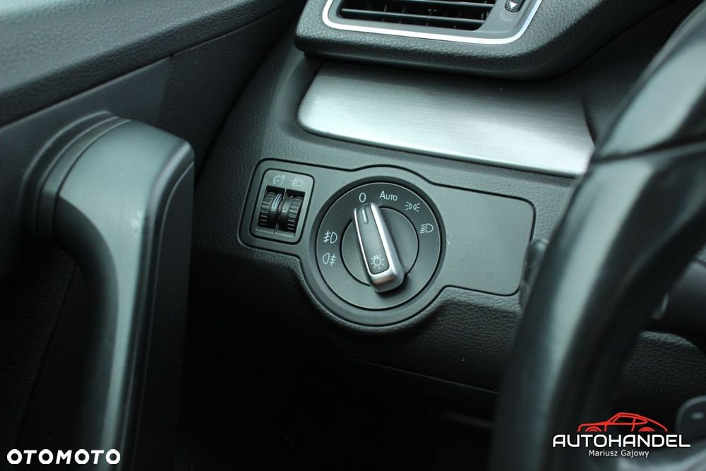 Volkswagen Passat - 10