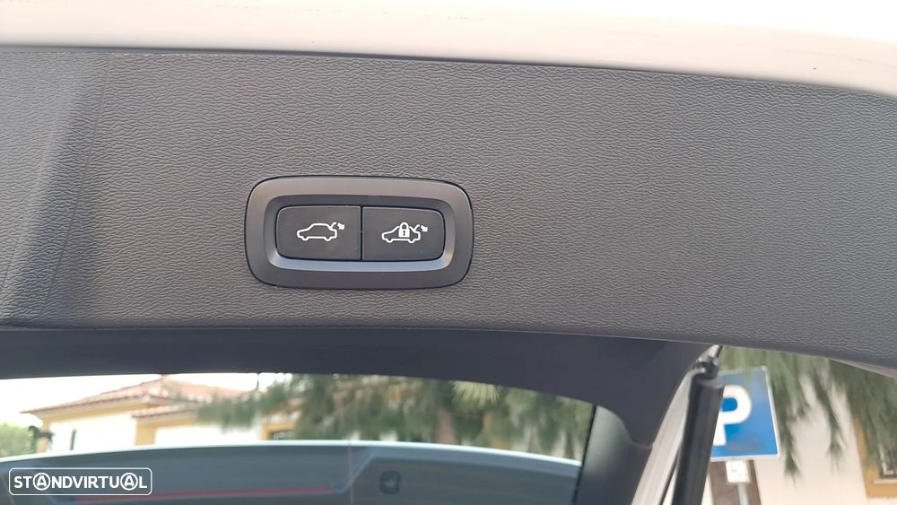 Volvo XC 40 2.0 D3 Momentum Plus - 55