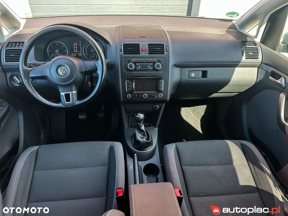 Volkswagen Touran - 34
