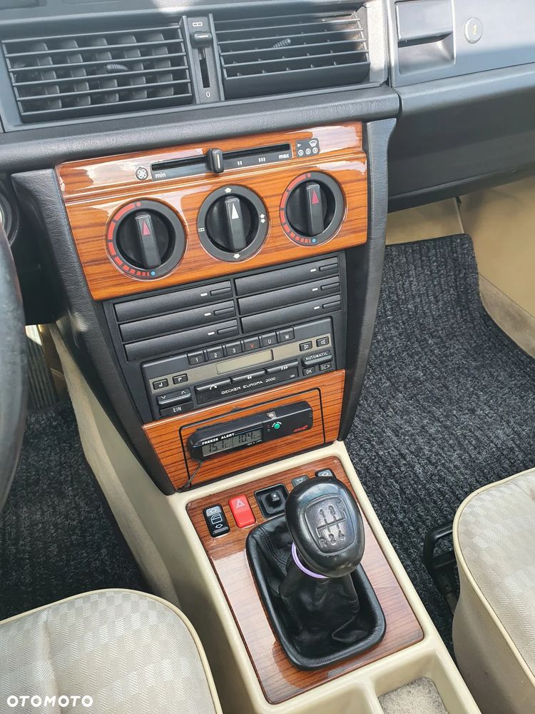 Mercedes-Benz W201 (190) - 16