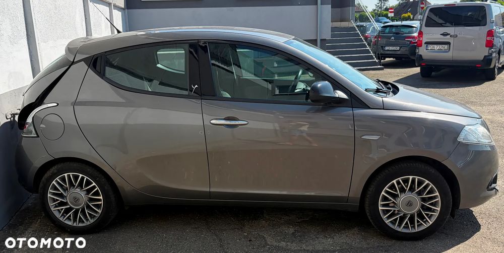 Lancia Ypsilon 1.2 8V Gold - 35