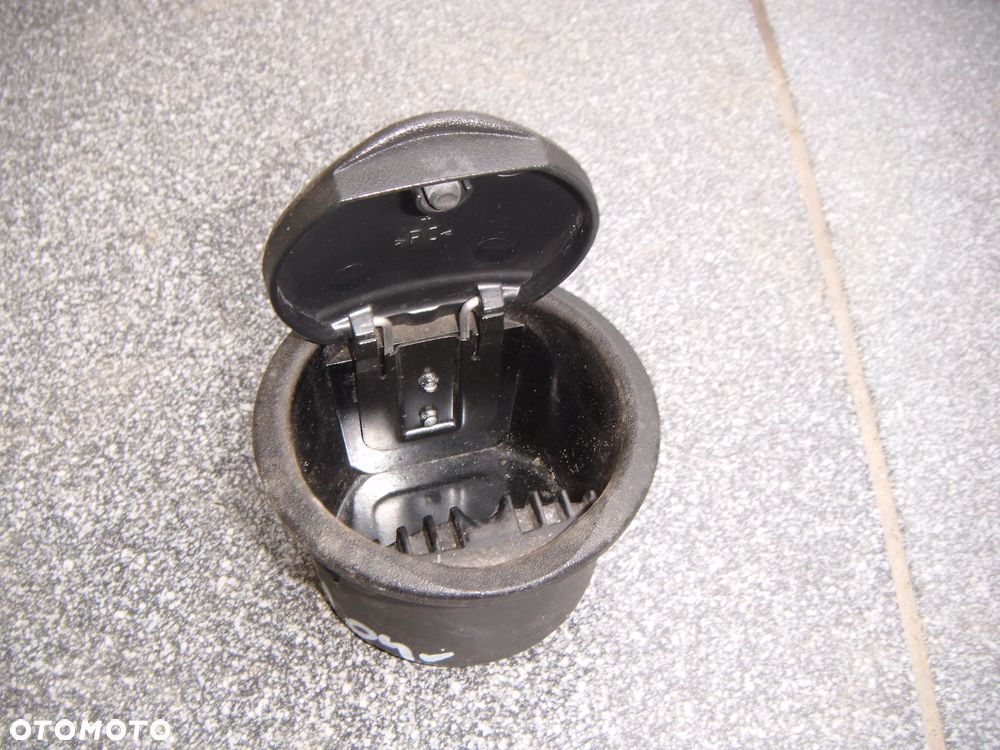 ford fiesta mk6 04r fusion popielniczka 2m51-5404788-a - 2