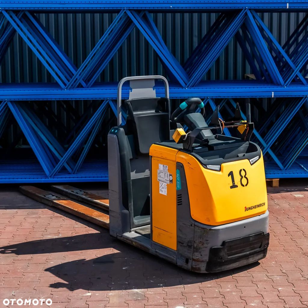 Jungheinrich ECE 225 - 1
