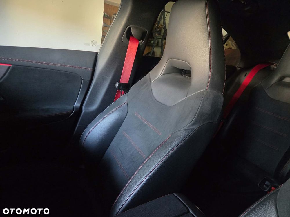 Mercedes-Benz CLA AMG 35 4-Matic 7G-DCT - 7