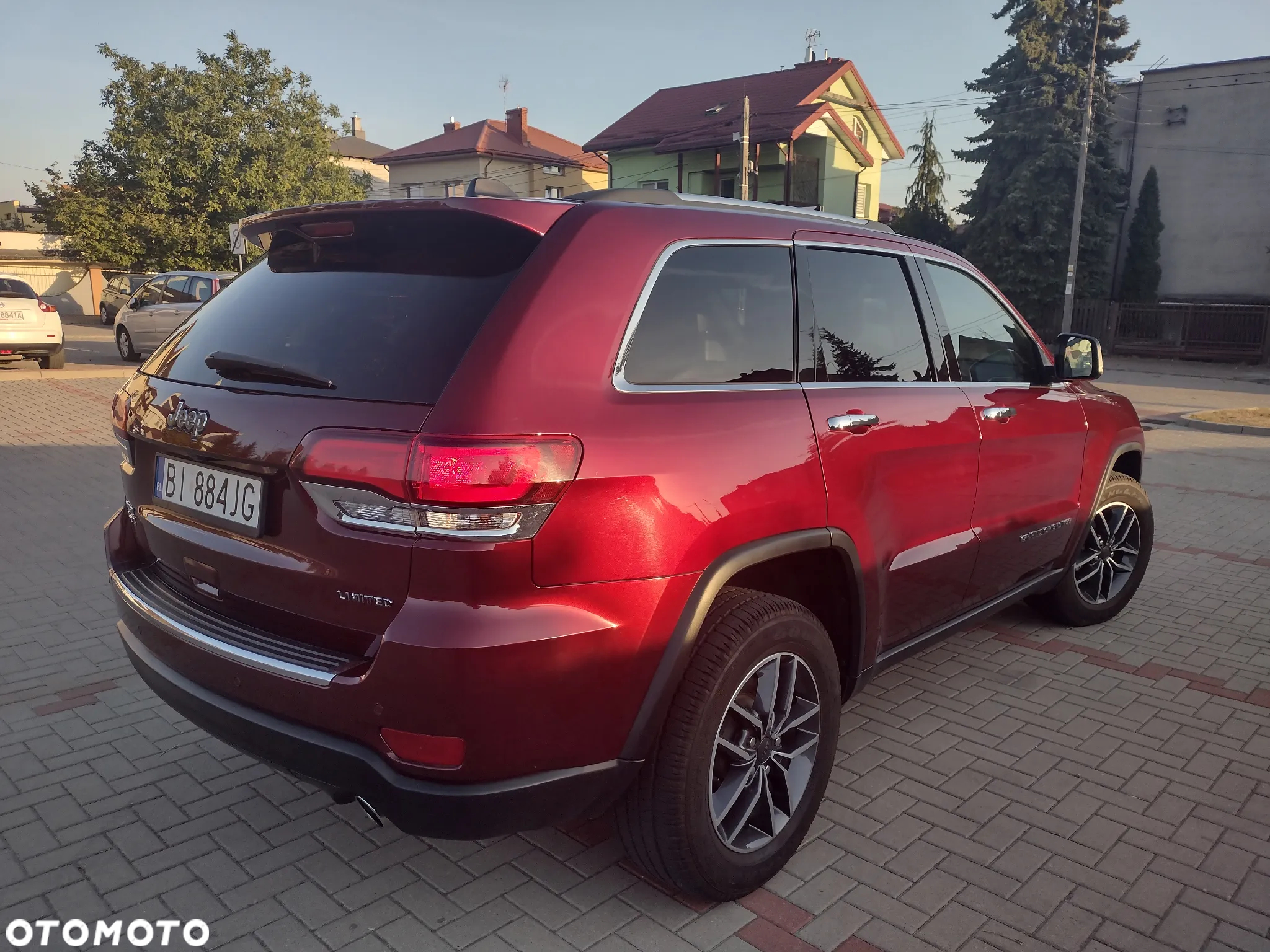 Jeep Grand Cherokee - 12