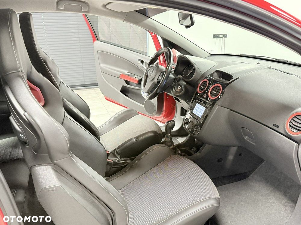 Opel Corsa 1.6 Turbo OPC - 14