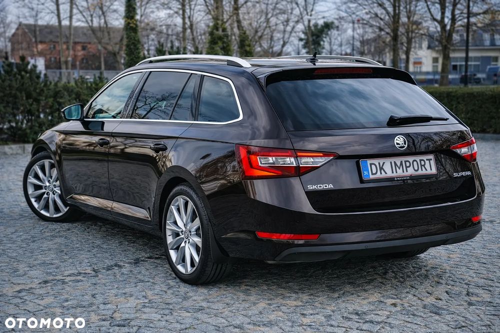 Skoda Superb 2.0 TDI SCR Sportline DSG - 2