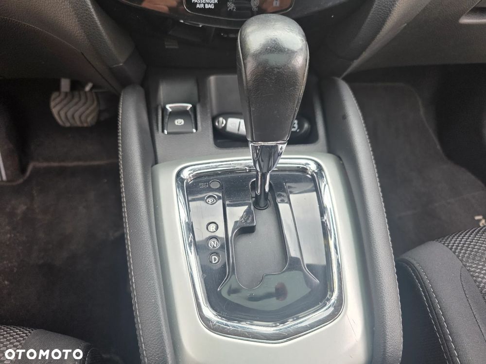 Nissan Qashqai 1.6 dCi Xtronic TEKNA+ - 26