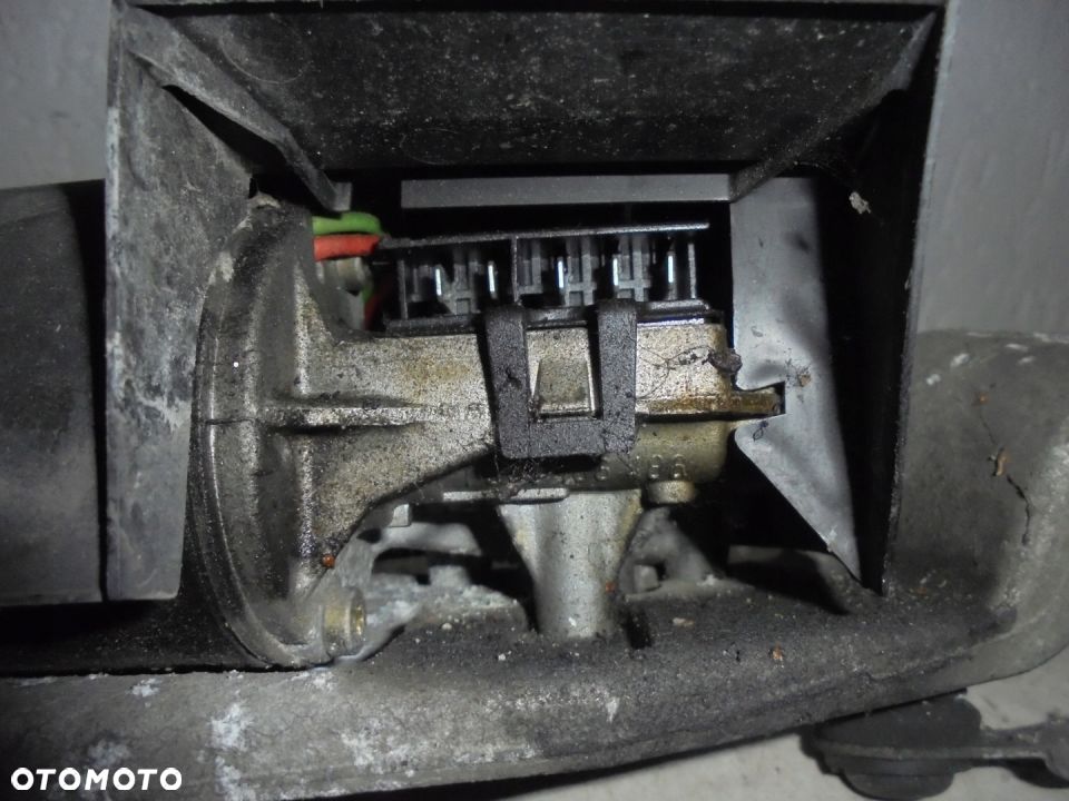 MECHANIZM WYCIERACZEK PRZOD FORD FOCUS - 2