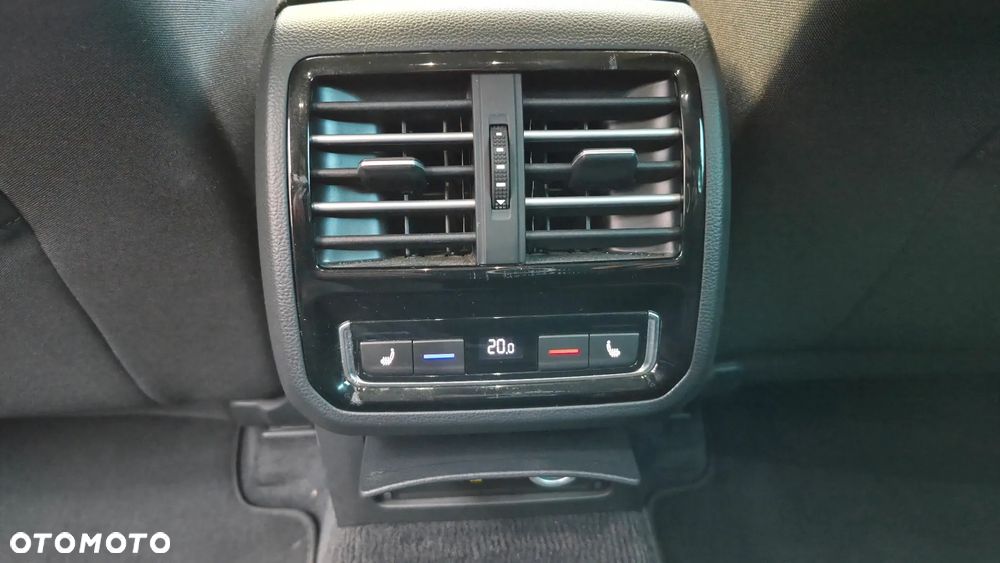 Volkswagen Passat 2.0 TDI BMT Highline - 22