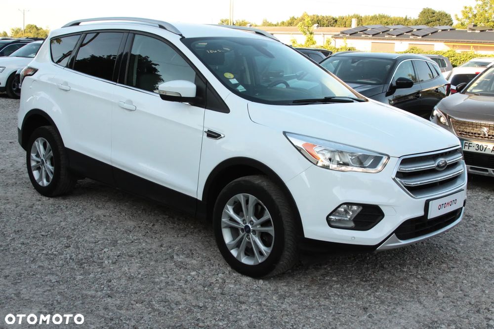 Ford Kuga 2.0 TDCi 2x4 Titanium - 2