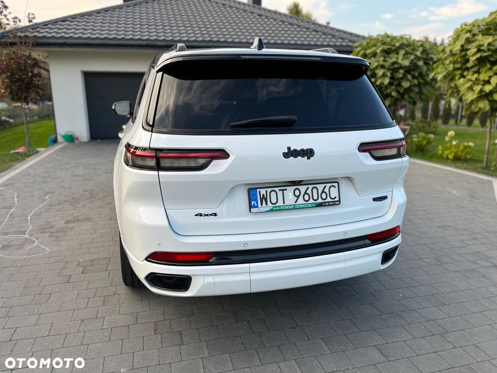 Jeep Grand Cherokee - 16