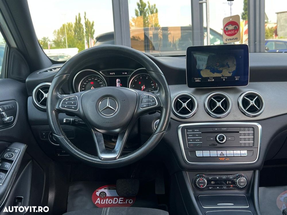 Mercedes-Benz GLA - 9
