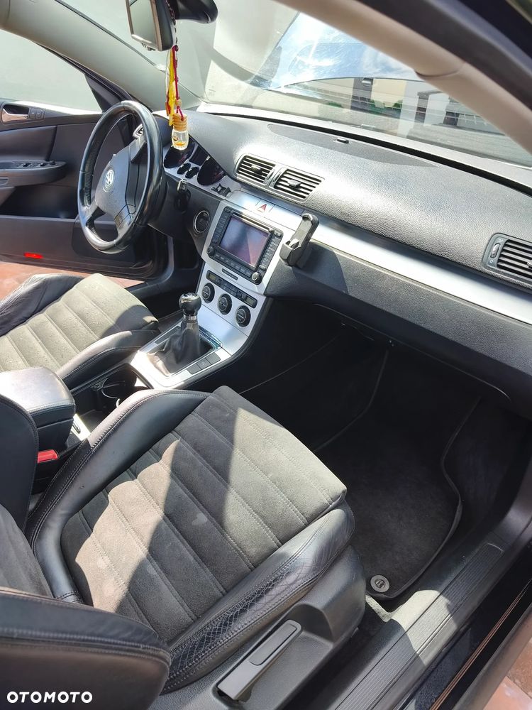Volkswagen Passat 2.0 TDI Comfortline - 11