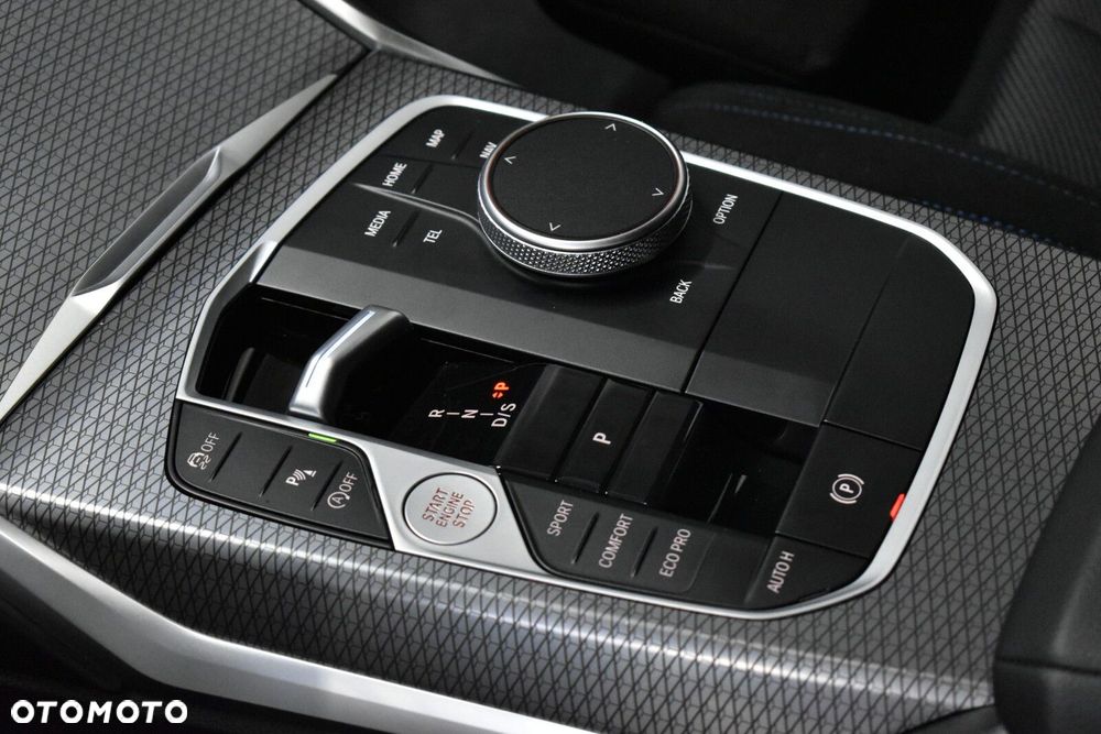 BMW Seria 3 330i xDrive M Sport sport - 18