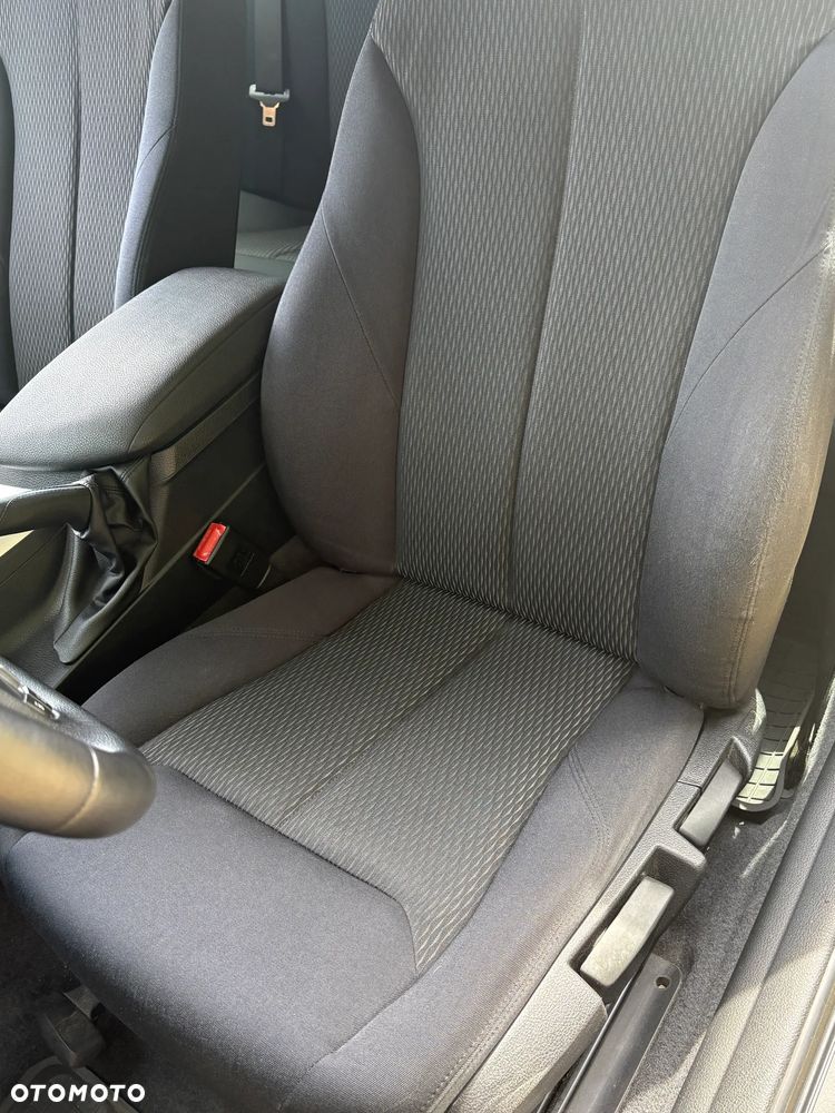 BMW Seria 1 116i - 4