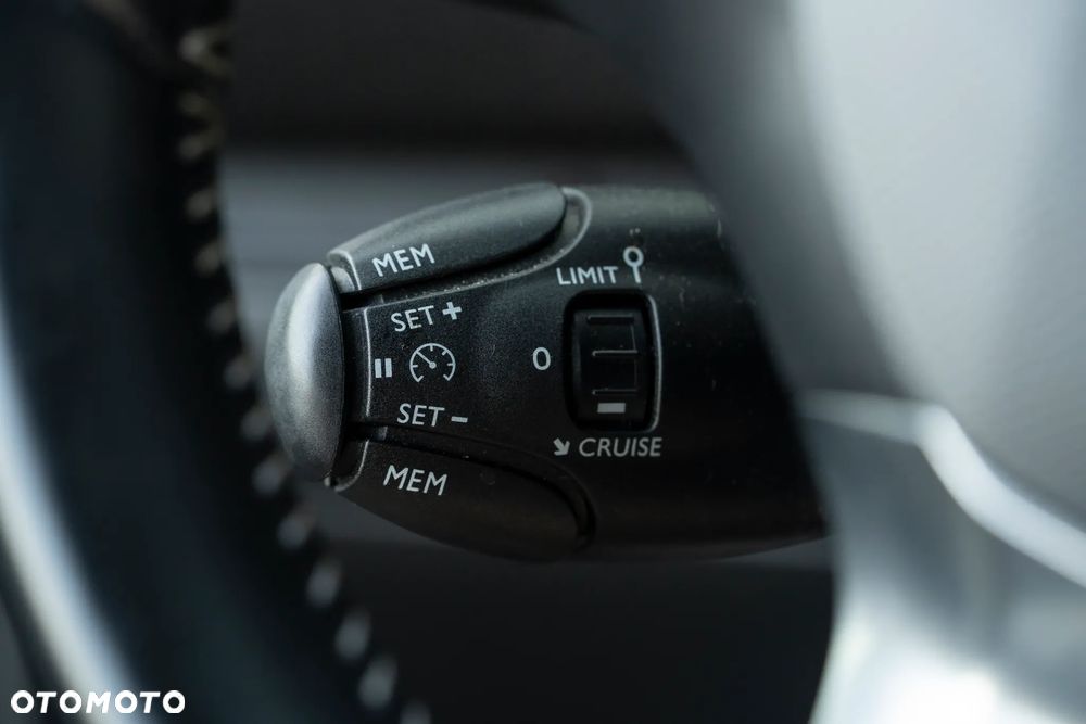 Peugeot 308 1.2 PureTech GPF Active S&S - 14