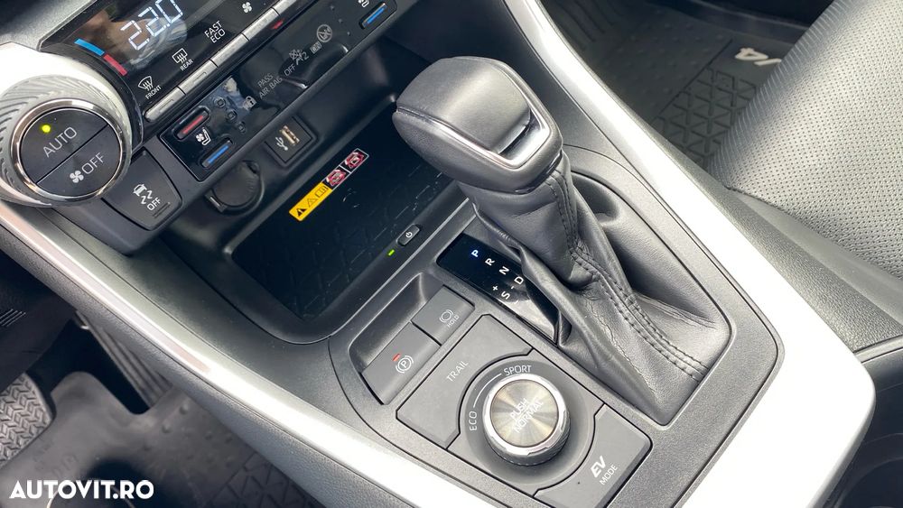 Toyota RAV4 2.5 VVT-iE 4x4 Luxury Premium - 13