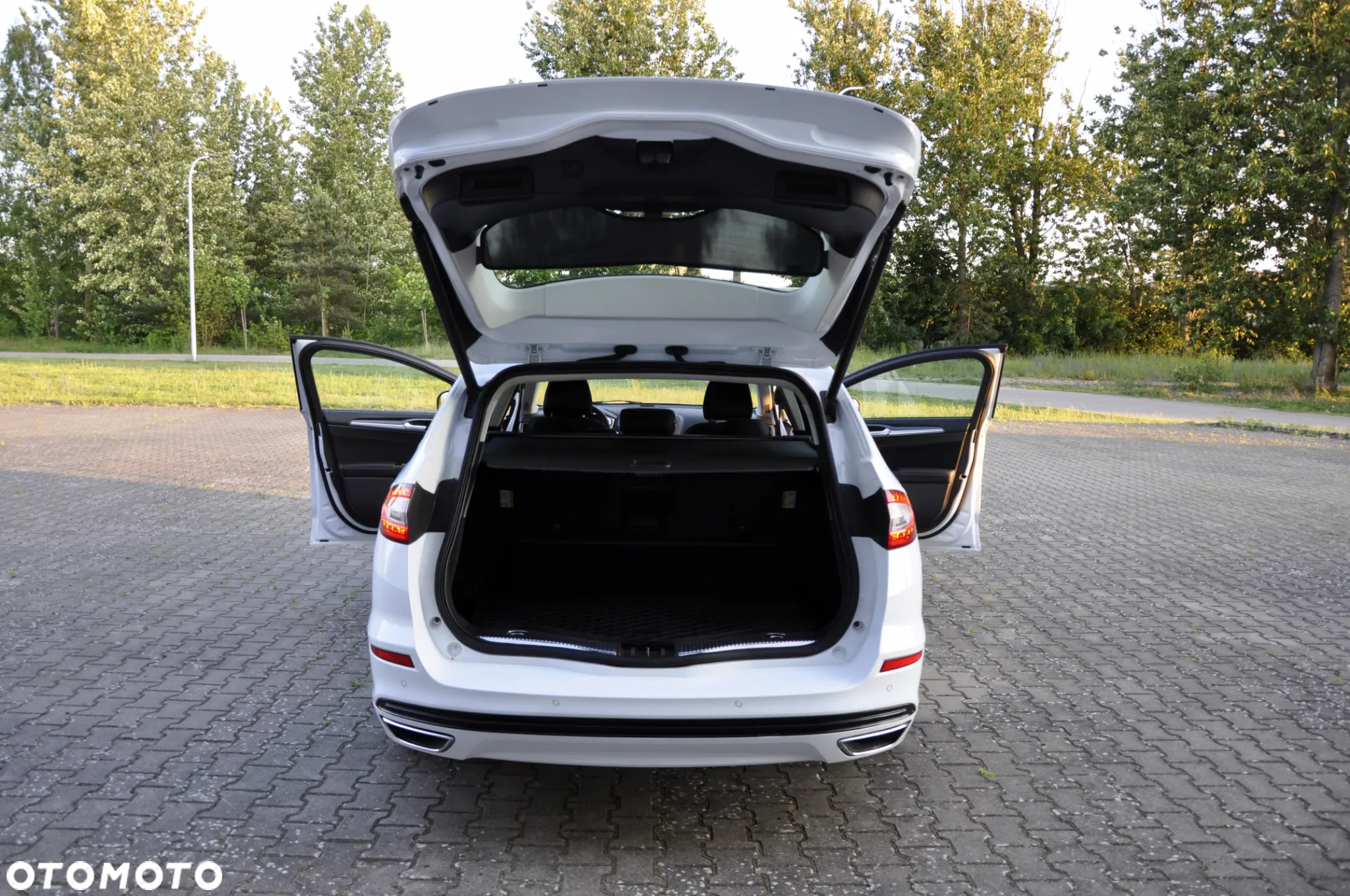 Ford Mondeo Turnier 2.0 TDCi PowerShift-Aut Allrad Titanium - 32