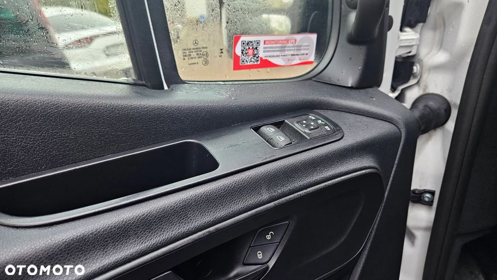 Mercedes-Benz sprinter - 32