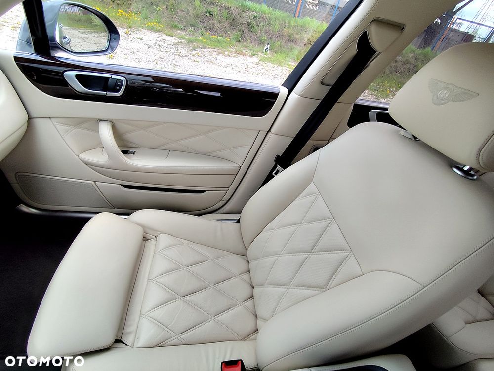 Bentley Flying Spur Speed - 30