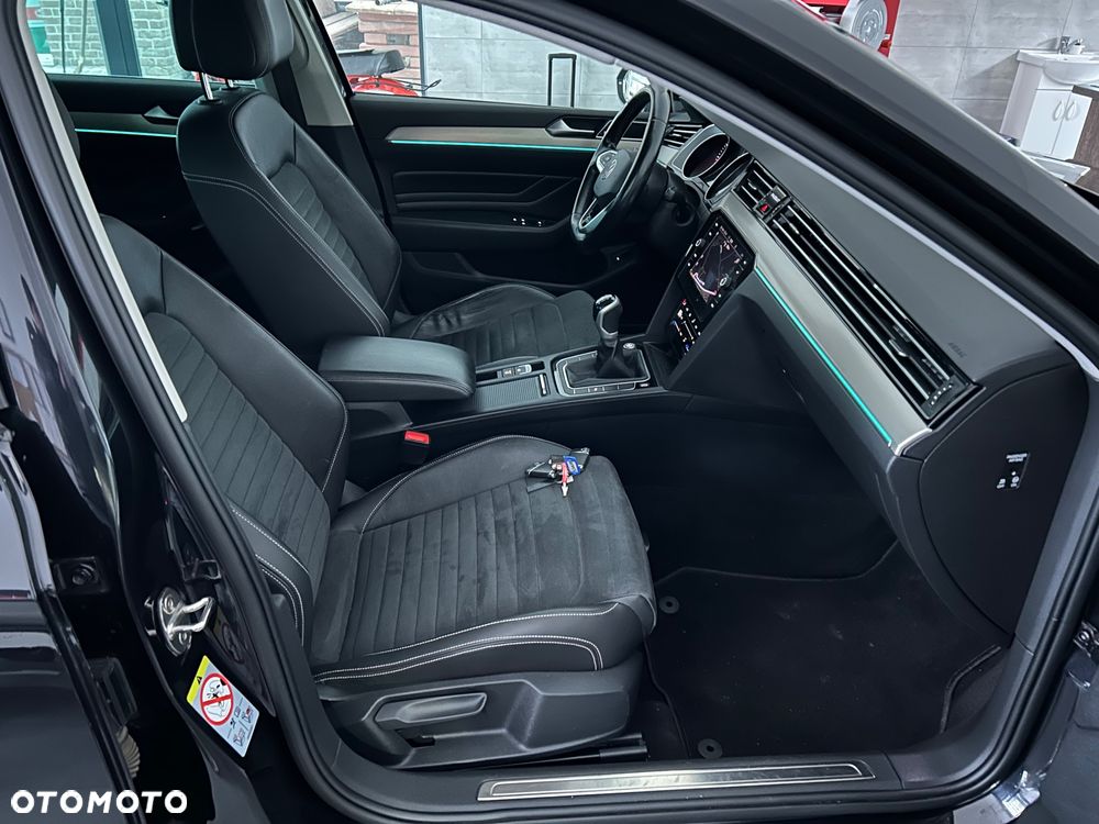 Volkswagen Passat Variant 2.0 TDI SCR Highline - 30
