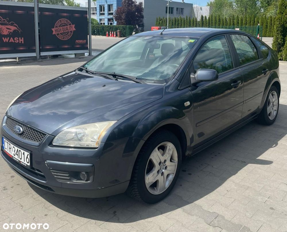 Ford Focus 1.6 16V Ambiente - 2