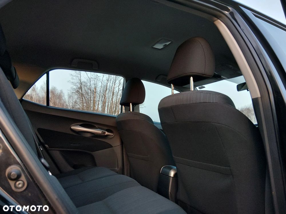 Toyota Auris 1.33 VVT-i - 26
