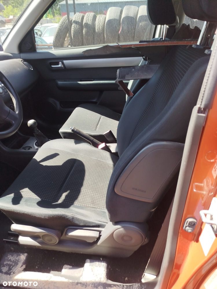 Suzuki Swift na części. - 7