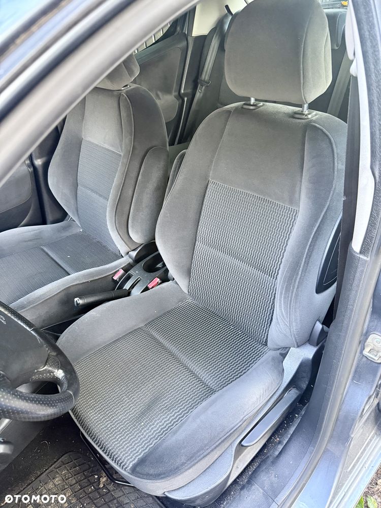 Peugeot 207 1.6 - 5