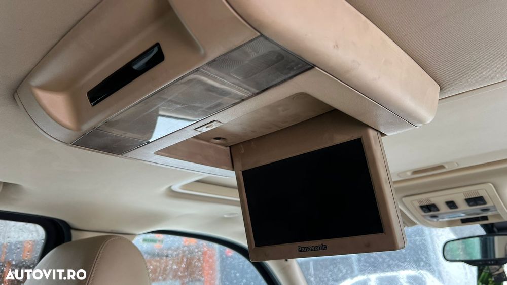 Cadillac Escalade - 4