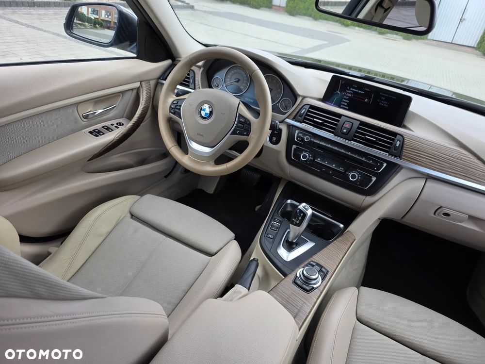 BMW Seria 3 320i Modern Line - 23