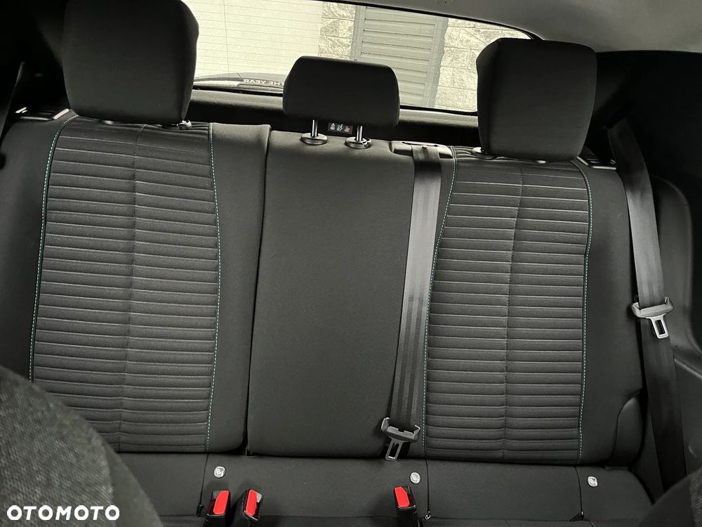 Peugeot 208 PureTech 100 EAT8 Allure - 20