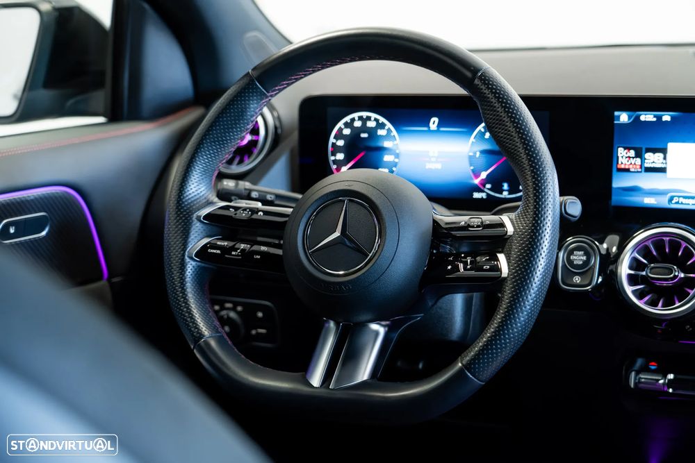Mercedes-Benz GLA 180 d AMG Line — fotografia 9