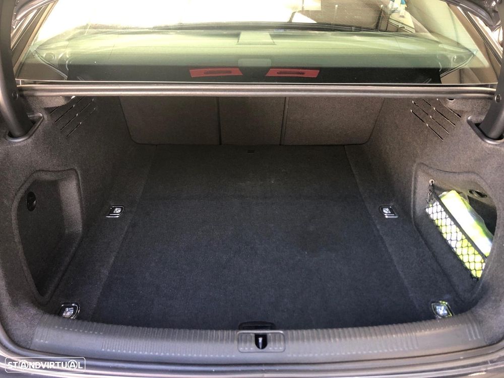 Audi A4 2.0 TDI Design S tronic - 20