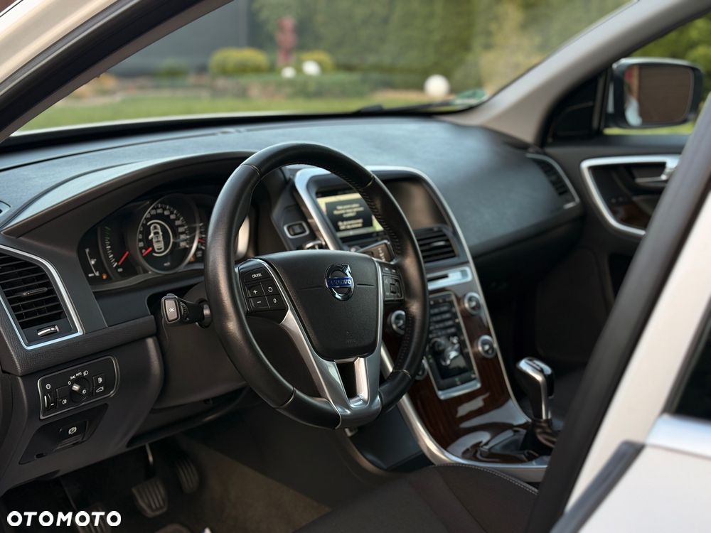 Volvo XC 60 D4 Drive-E Momentum - 18