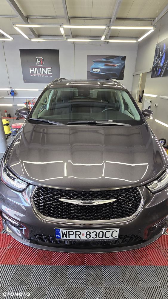 Chrysler Pacifica - 5