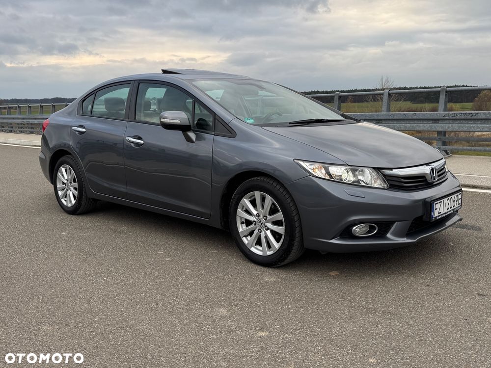 Honda Civic 1.8 Executive i-SHIFT - 2