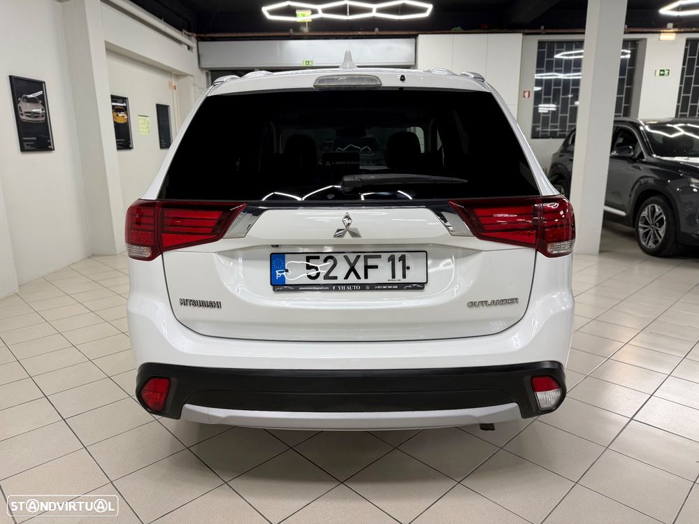 Mitsubishi Outlander 2.2 DI-D Intense+ - 8