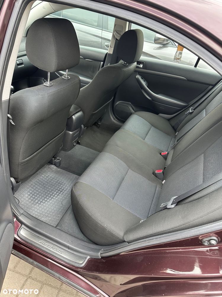 Toyota Avensis 2.0 D-4D Sol Premium - 10