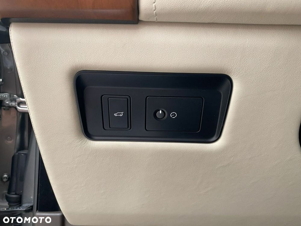 Land Rover Range Rover - 30