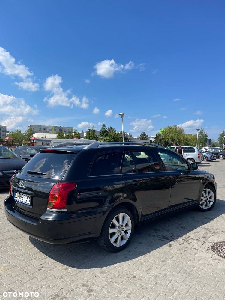 Toyota Avensis - 15