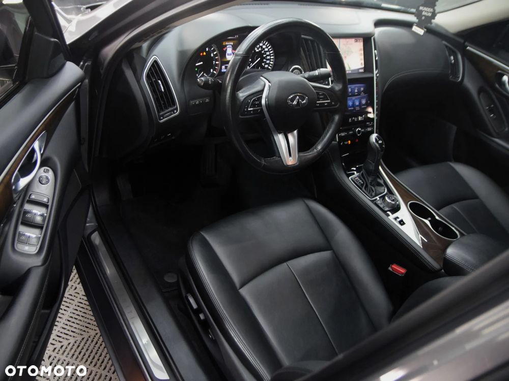 Infiniti Q50 2.0t Premium Executive - 17