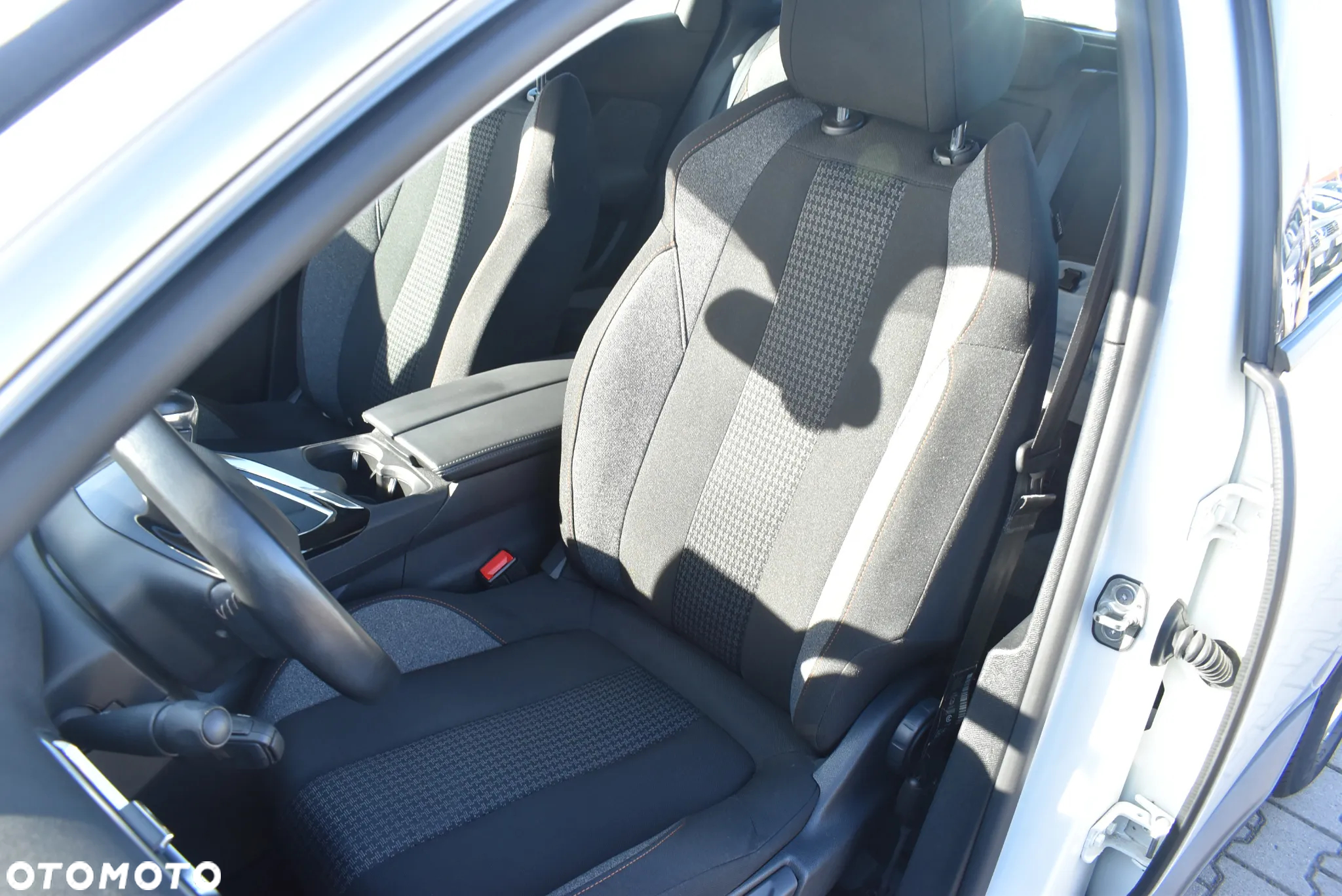 Peugeot 3008 1.2 PureTech Active Pack S&S - 11